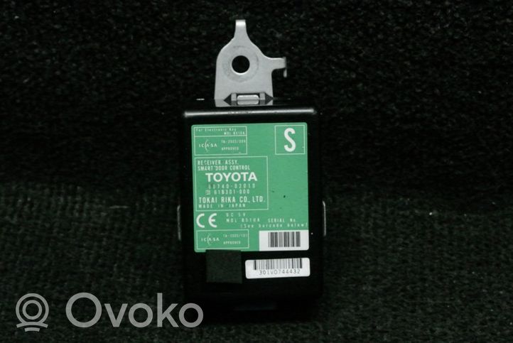 Toyota Auris 150 Oven keskuslukituksen ohjausyksikön moduuli 61B301000