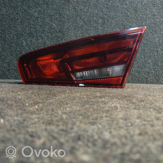 Audi A3 S3 8V Lampy tylnej klapy bagażnika 8V3945094