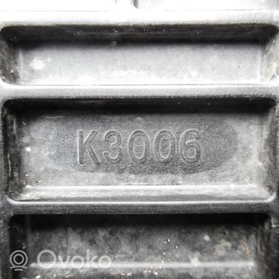 Mazda 6 Support boîte de batterie K3006