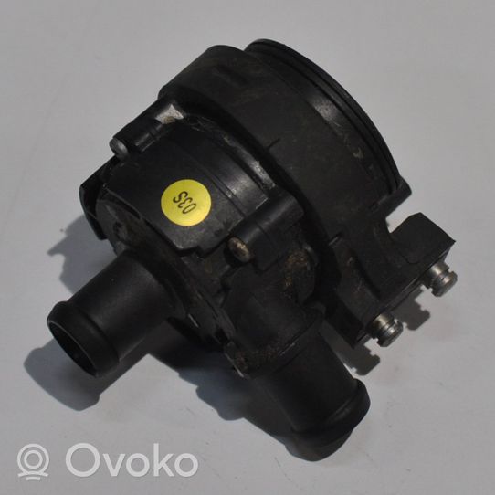 Audi A3 S3 8V Bomba auxiliar eléctrica de agua/refrigerador 5Q0121599M