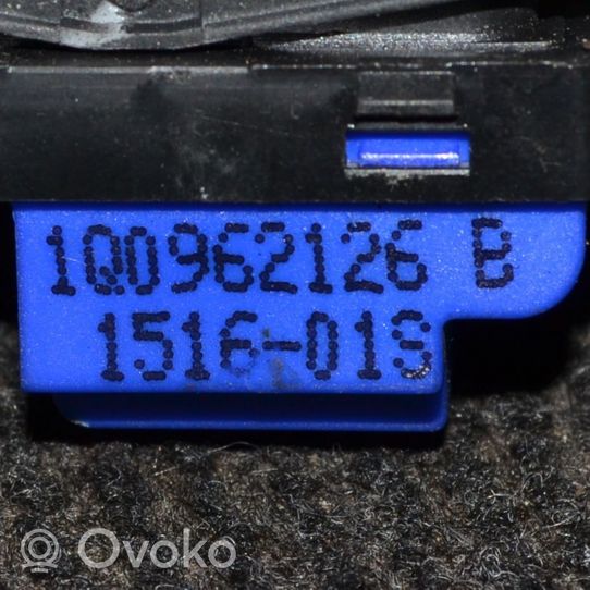 Volkswagen Scirocco Interruttore a pulsante della chiusura centralizzata 1Q0962126B