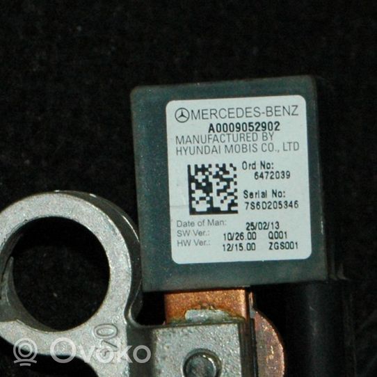 Mercedes-Benz CLS C218 X218 Cavo negativo messa a terra (batteria) A0009052902