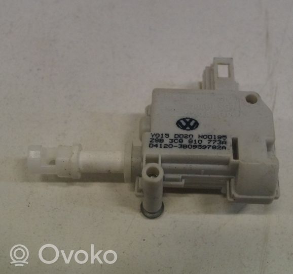 Volkswagen PASSAT CC Verrouillage du bouchon du réservoir de carburant 3C8010773A