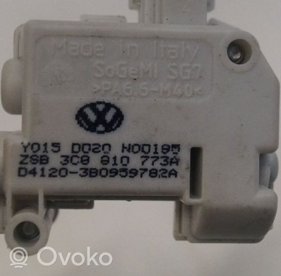 Volkswagen PASSAT CC Verrouillage du bouchon du réservoir de carburant 3C8010773A