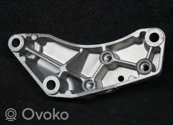 Audi Q3 8U Engine mounting bracket 5N0199117A