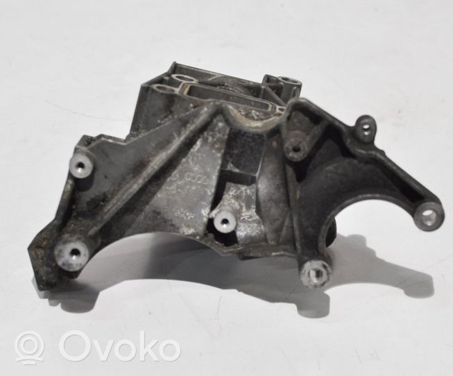 Audi A8 S8 D3 4E Kita variklio skyriaus detalė 059145169P