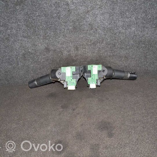 Mazda 6 Leva/interruttore dell’indicatore di direzione e tergicristallo DF7466128DF7566122