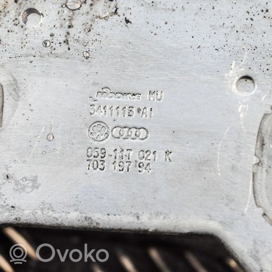 Audi A4 S4 B8 8K Moottoriöljyn jäähdytinlaite 059117021K