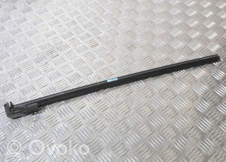 Audi A5 8T 8F Moulures des vitres de la porte arrière 8F0853764E