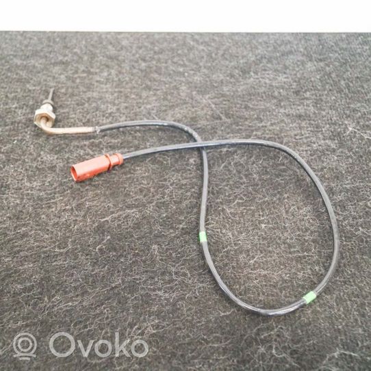 Volkswagen PASSAT B8 Sensor de temperatura del aceite 04L906088BB