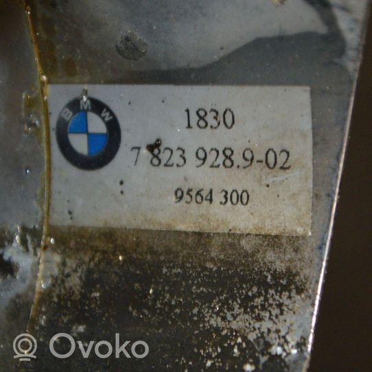 BMW 5 F10 F11 Duslintuvo antgalis 7823928