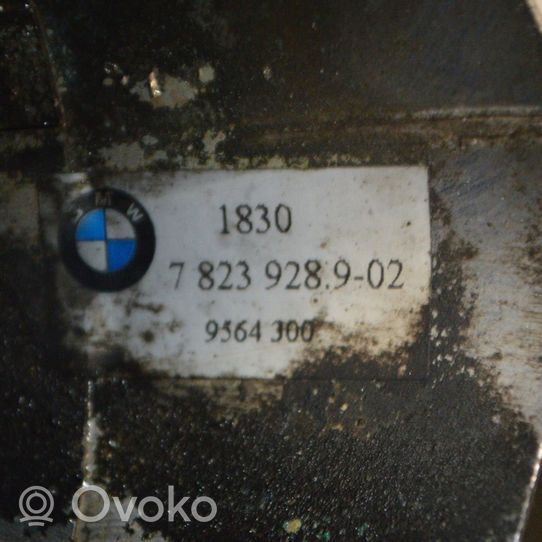 BMW 5 F10 F11 Duslintuvo antgalis 7823928