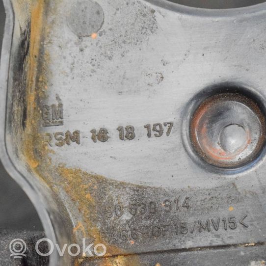 Opel Astra G Altra parte del vano motore RSM181819790530914