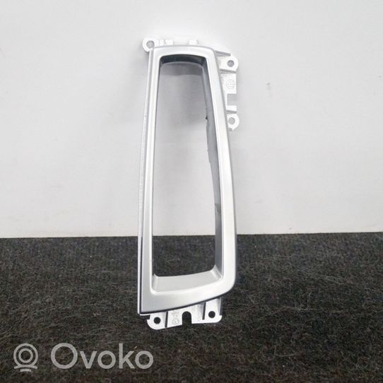 BMW X3 F25 Rivestimento in plastica cornice della leva del cambio 10041038