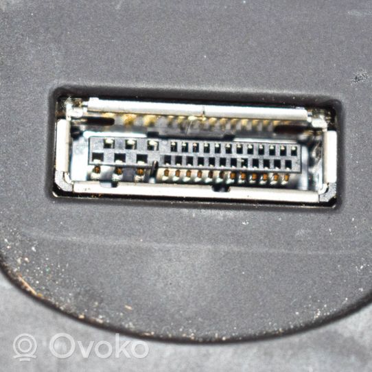 Audi A6 S6 C7 4G AUX-pistokeliitin 4G0035909