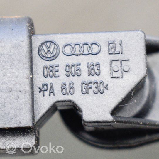 Audi Q7 4L Zawór sterujący / Ustawienia wałka rozrządu 06E905163EF