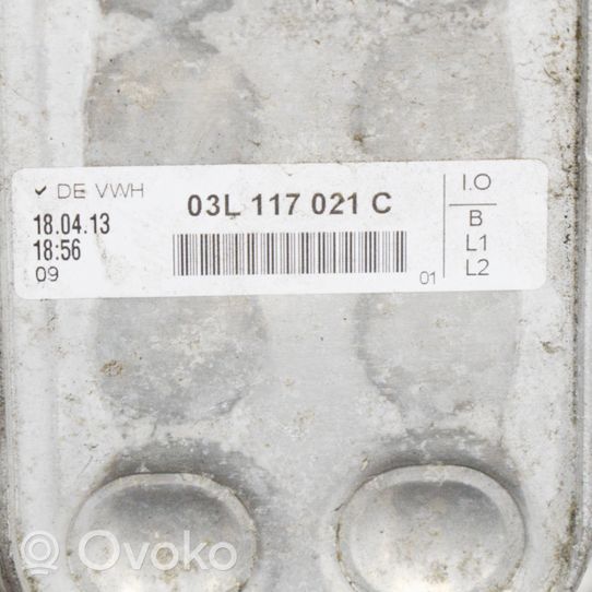 Audi A4 S4 B8 8K Radiatore dell’olio del motore 03L117021C