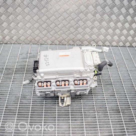 Toyota RAV 4 (XA40) Convertitore di tensione inverter 