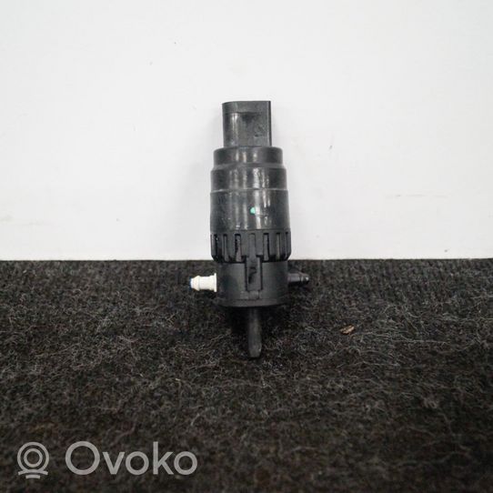 Skoda Rapid (NH) Pompe de lave-glace de pare-brise 1K6955651