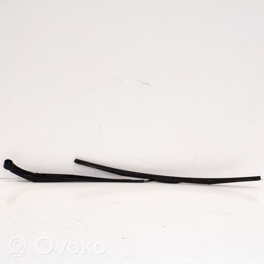 Toyota Auris E180 Windshield/front glass wiper blade 10R823