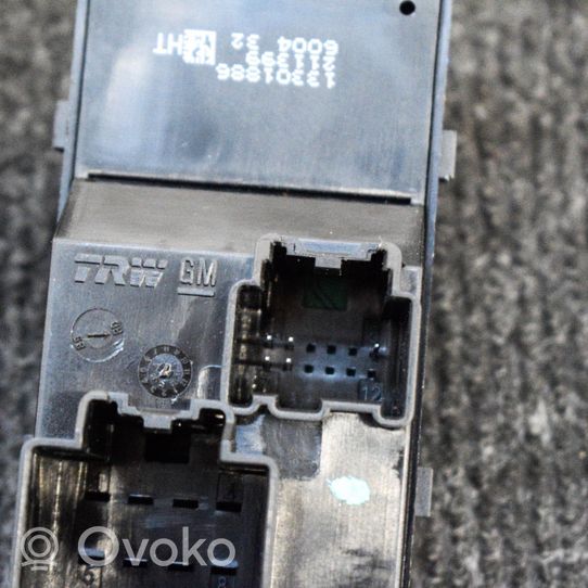 Opel Mokka X Interruttore di controllo dell’alzacristalli elettrico 13301886