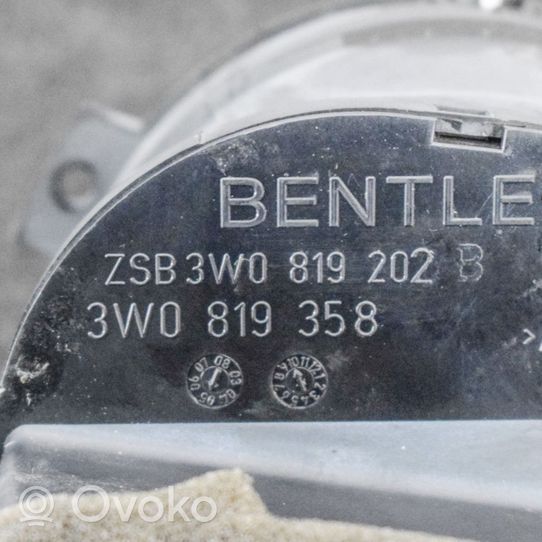 Bentley Continental Kojelaudan tuuletussuuttimen suojalista 