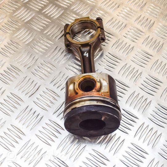 Audi A3 S3 8P Piston 