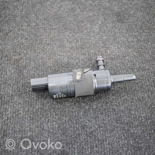 Audi A5 8T 8F Pumpe Scheibenwaschanlage 3B7955681