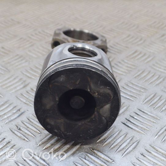 Toyota Auris 150 Piston 