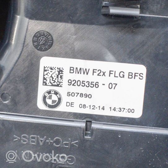 BMW 2 F22 F23 Loga gaisa režģis 9205356