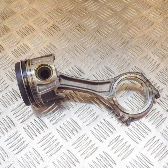 Porsche Cayenne (92A) Piston 