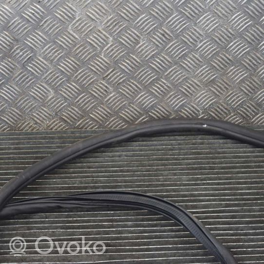 Opel Mokka X Rubber seal rear door 