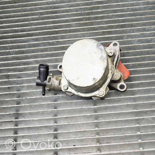 Opel Vivaro Vacuum pump 146503760R