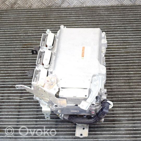 Toyota RAV 4 (XA40) Преобразователь напряжения 