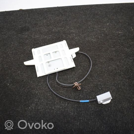 Toyota RAV 4 (XA40) Antena GPS 8686042042