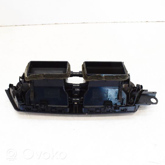 BMW X1 E84 Lango oro grotelės 9258354