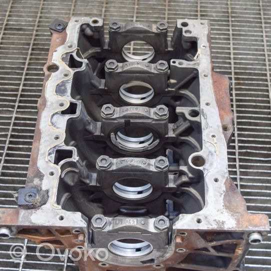 Skoda Octavia Mk2 (1Z) Blok silnika 03L103021L