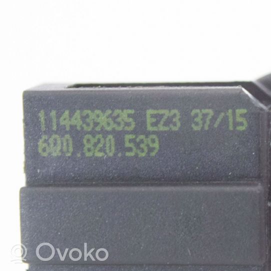 Audi Q7 4M Eļļas temperatūras sensors 6Q0820539