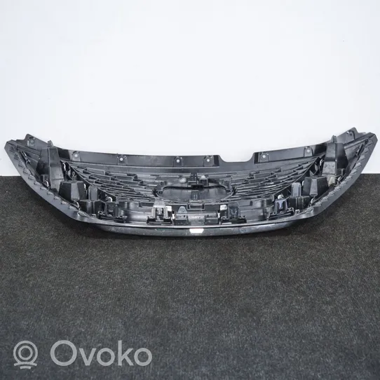 Nissan Qashqai Maskownica / Grill / Atrapa górna chłodnicy 62310HV3