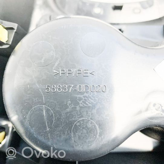 Toyota Yaris Uchwyt na kubek deski rozdzielczej 588370D020