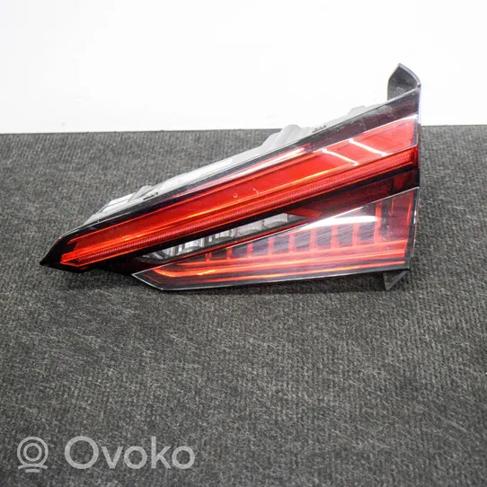 Audi A5 Lampy tylnej klapy bagażnika 8W6945094C