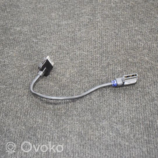 Audi A5 8T 8F Câble adaptateur AUX 4F0051510K