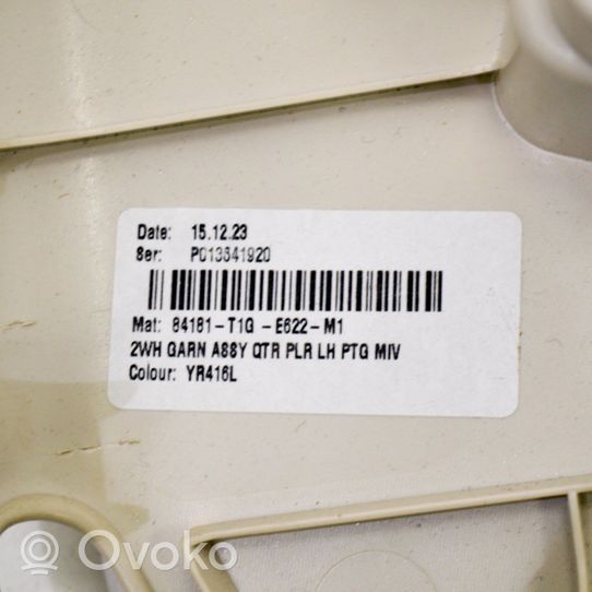 Honda CR-V D-pilarin verhoilu (alaosa) P013641920