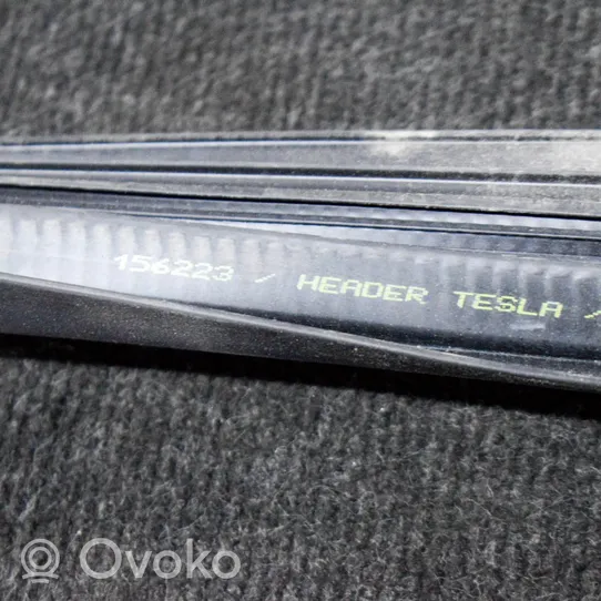 Tesla Model 3 Gumowa uszczelka drzwi tylnych 156223
