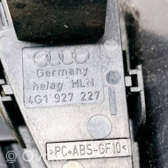 Audi A7 S7 4G Kojelaudan tuuletussuuttimen suojalista 4G1820951F6PS