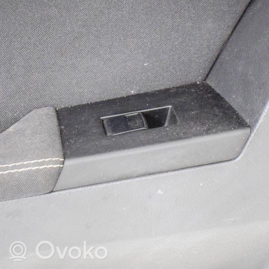 Toyota Auris E180 Takaoven verhoilu 6760402390