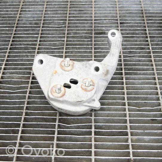 Volvo V40 Engine mounting bracket 326D15K