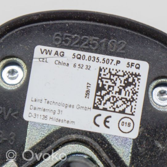 Volkswagen Tiguan GPS-pystyantenni 5Q0035507P