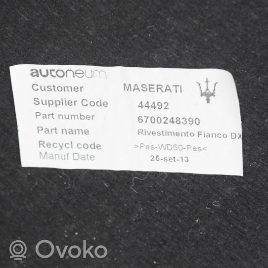 Maserati Ghibli Tavaratilan sivuverhoilu 670024839