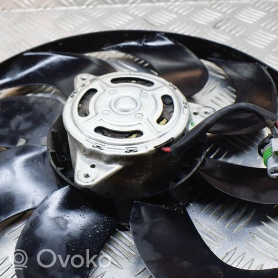 Ford Focus Hélice moteur ventilateur 3P435104